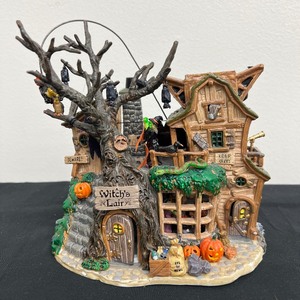 lot 44 image: Lemax Spooky Town Collection Witchs Lair - 2004