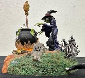 lot 51 image: Dept 56 Halloween Village Accessories Animated Hocus Pocus Witch
