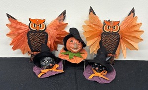 lot 76 image: Vintage 1950s Halloween Diecut Crepe Paper Owl Decorations & Decorative Figurines