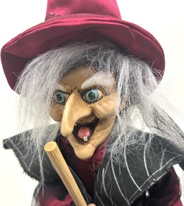 lot 55 image: Spooky Hanging Witch Figurine