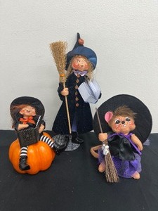 lot 65A image: Fun Halloween Decor Trio