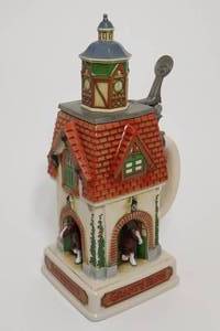 lot 8 image: Anheuser-Busch Collectors Club