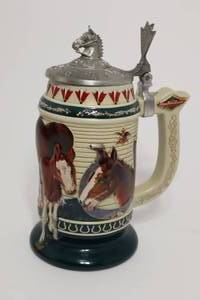 lot 128 image: Anheuser-Busch Collectors Club Stein