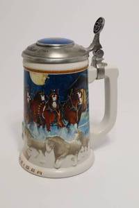 lot 142 image: 2005 Budweiser Holiday Stein