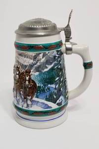 lot 153 image: 1993 Budweiser Holiday Stein Collection