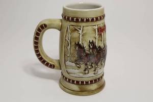 lot 186 image: Ceramarte Made In Brazil 1981 Holiday Stein