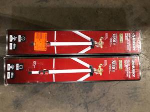 Lot of Husky Metal Pulsating Sprinkler with Tripod   Customer Return See Pictures