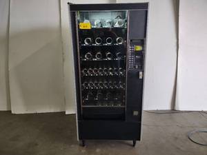 lot 22 image: Automatic Products Model Snackshop ...