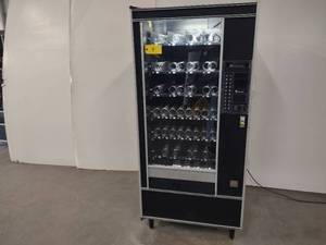 lot 9 image: Automatic Products Model Snackshop ...