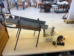 lot 20 image: Sluice Box with Pump, Battery & Battery Charger