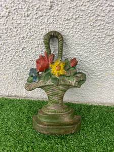 lot 44 image: Cast Iron Door Stop