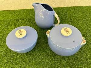 lot 53 image: Kitchenware Set