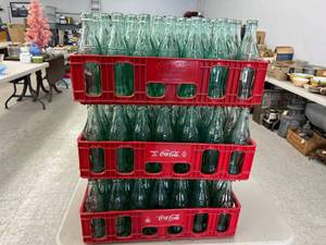 lot 62 image: Glass Coca-Cola Bottles (100) in Coca-Cola Totes