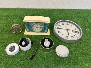 lot 77 image: Clock & Watches