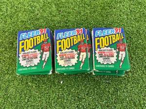 lot 76 image: 1991 Fleer Football Sealed Cards - 18 Packs