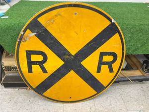 lot 97 image: Decommissioned Rail Road Sign