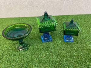 lot 131 image: Decorative Glass