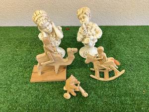 lot 136 image: Wood Carvings & Home Decor