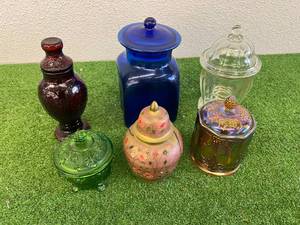 lot 137 image: Kitchen Storage Containers