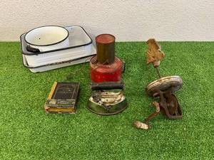 lot 138 image: Mixed Vintage Lot