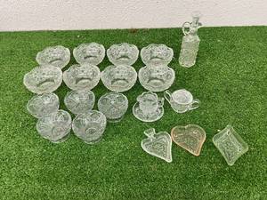 lot 147 image: Glassware