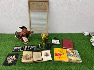 lot 151 image: Mixed Collectibles