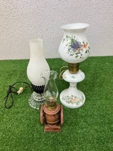 lot 153 image: Lamps