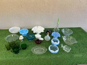 lot 159 image: Glass Items