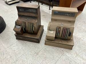 lot 168 image: Old Cash Registers
