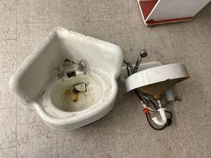 lot 170 image: Old Sinks