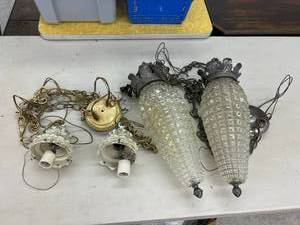 lot 173 image: Vintage Light Fixtures