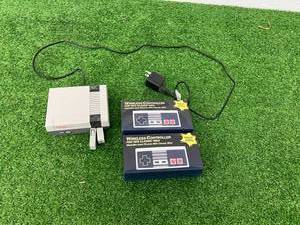 lot 193 image: Nintendo Classic Mini