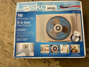 lot 6 image: Lasko 16 Window Fan