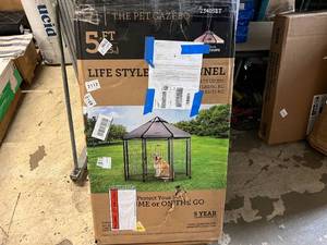 lot 17 image: The Pet Gazebo 5ft Life Style Dog Kennel