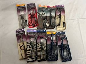lot 86 image: 10 Variety Foster Grant Reading Glasses