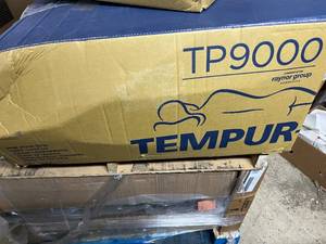 lot 90 image: Tempurpedic TP9000 Office Chair - Black
