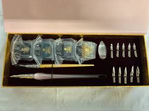 lot 147 image: Daveliou Caligraphy Set - Pink