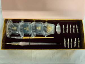 lot 151 image: Daveliou Caligraphy Set - Pink