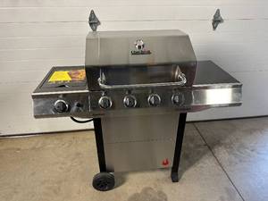New Charbroil Performance Series 4 Burner Liquid Propane Grill Stainless Steel