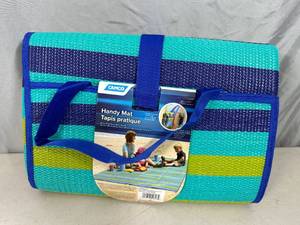 New Camco Handy Mat with Pockets