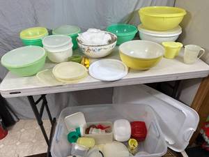 Large Tote with Lid, Pyrex, Tupperware, and More
