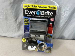 New Ever Brite Motion Activated Solar Power LED Light