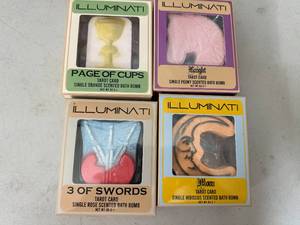 4 New Tarot Card Themed Bath Bombs