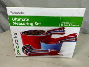 New 19 Piece Ultimate Measuring Set