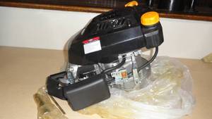 lot 41 image: Wel-Bilt Vertical Gas Cold Water Pressure Washer Motor 173cc