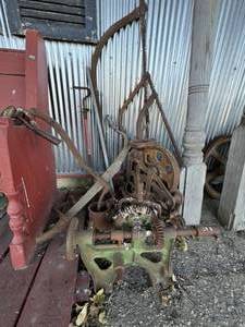 Vintage Metal Items See pics