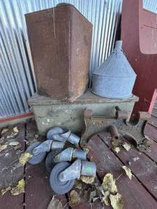 Vintage Metal Items See pics