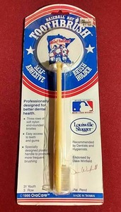 lot 90 image: Vintage 1986 Minnesota Twins Toothbrush - New