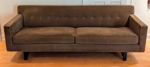 lot 7 image: Brown Room and Board Andre Sofa
