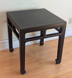 lot 48 image: Vintage Asian Accent Table